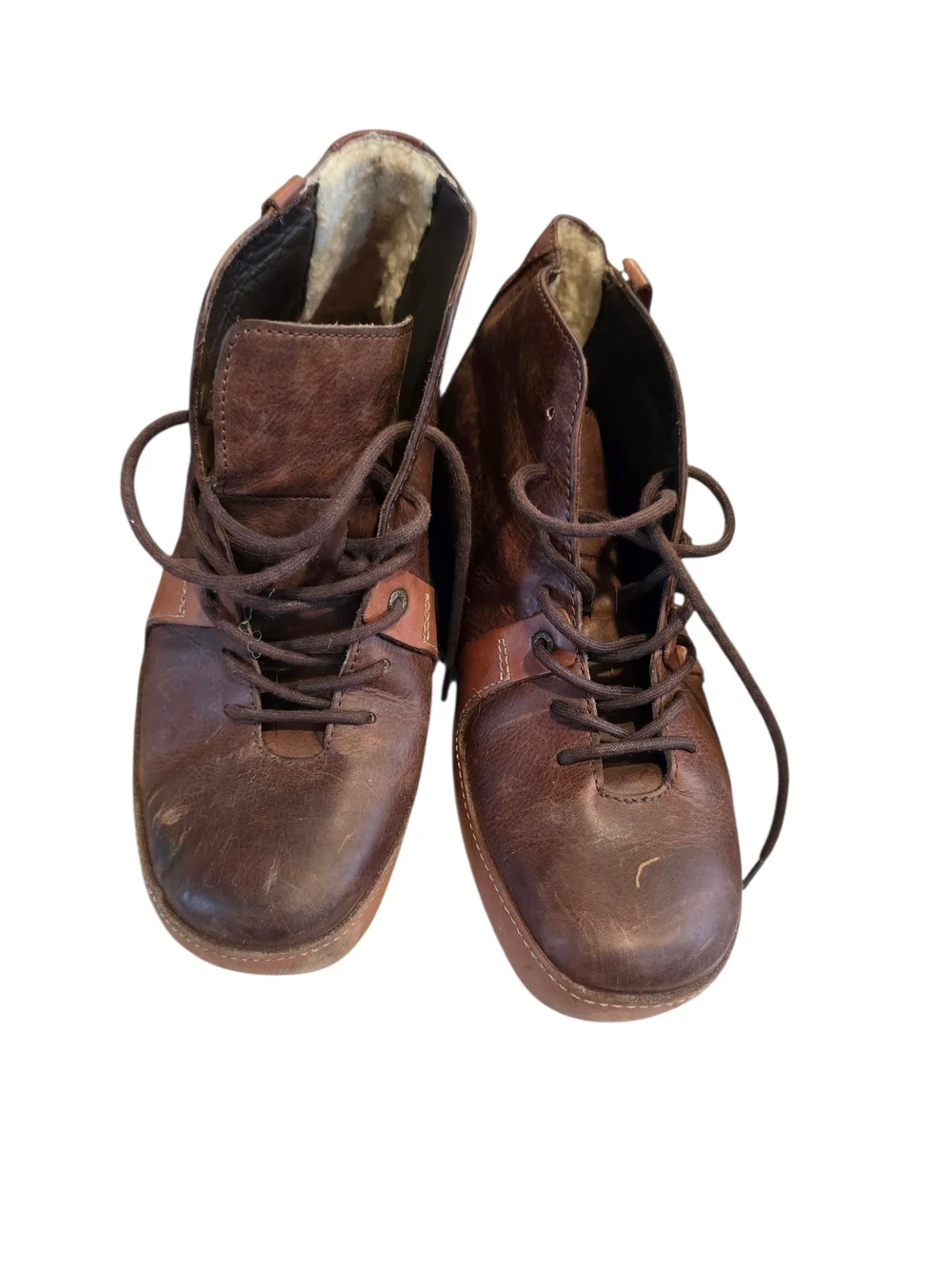 UGG Men's Brown Leather Chukka Boots with Lace-Up Closure